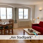 Am Stadtpark - Charmant, Seenah, Zentral In Historischem Gebaeude *