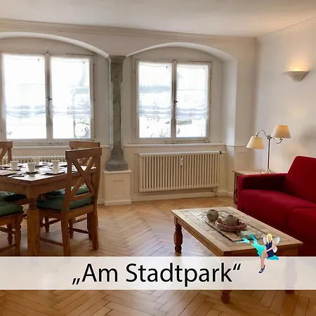 Am Stadtpark - Charmant, Seenah, Zentral In Historischem Gebaeude *
